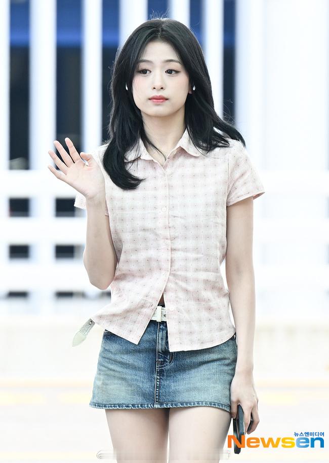 AHYEON郑雅譞、李茶仁（RORA）、CHIQUITA今日机场新闻图 ​​​
