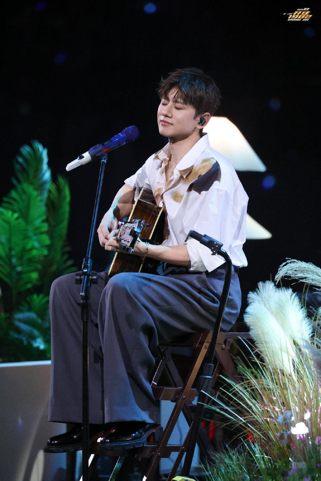 张杰张杰六度归巢张杰未LIVE巡回演唱会鸟巢+12场+张杰=新春终极音乐盛宴，收