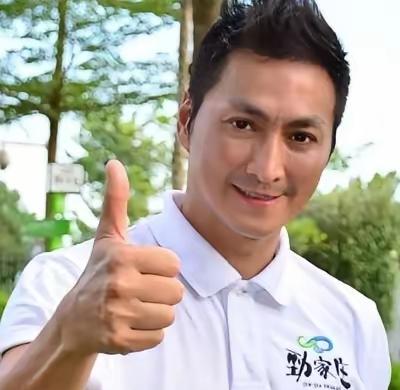 2011年，何家劲掏出一个多亿。他没去买豪宅，没去搞投资，而是在惠州圈了块5.4