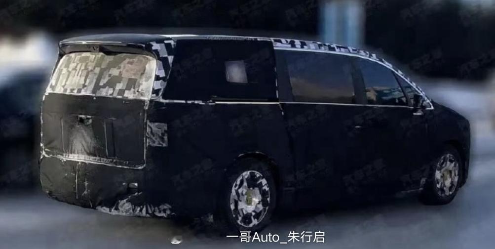尊界MPV的实车图曝光新车或将有望在北京车展正式亮相现在新车上市的速度是真的快