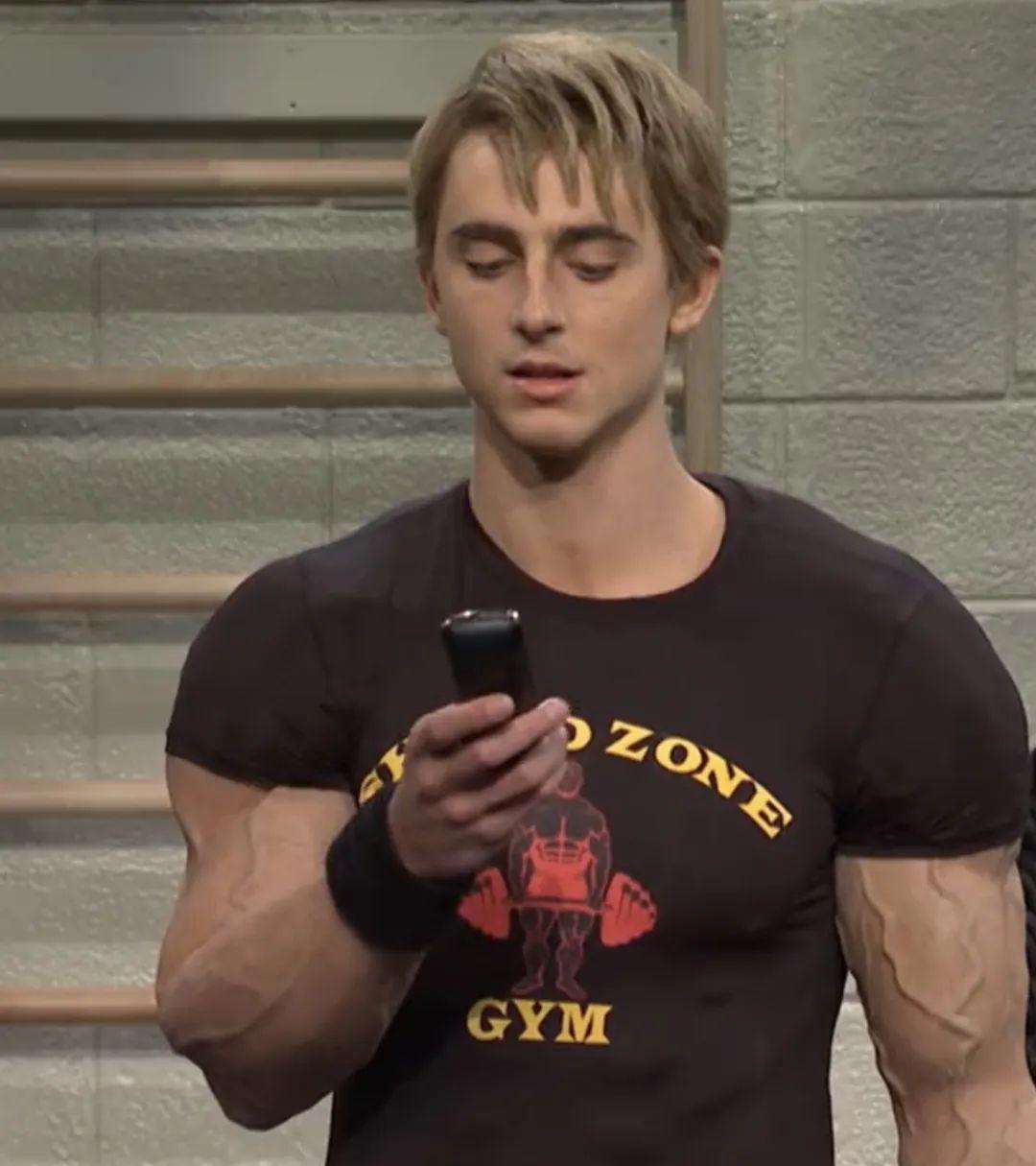 Timothée Chalamet 身材太好了。