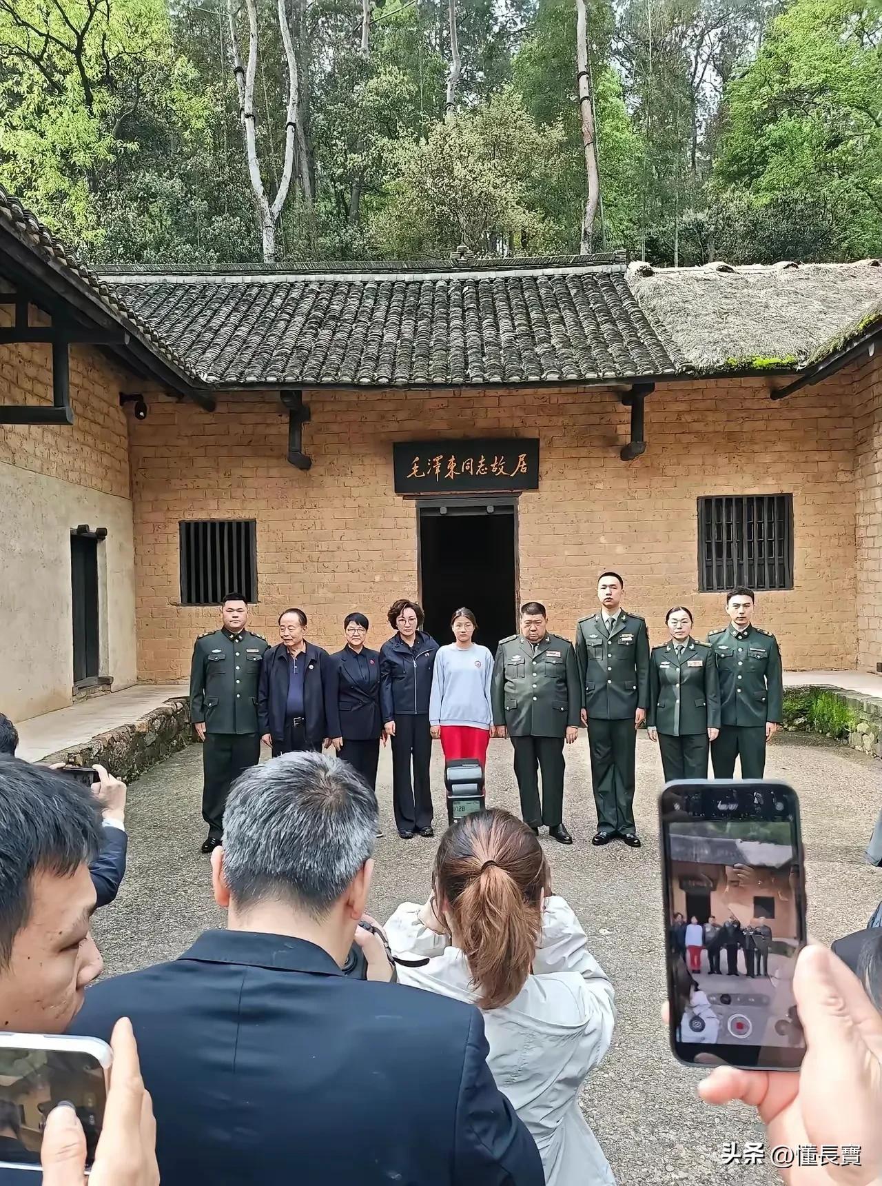 清明，是每个中华儿女追思的节日。伟人的故居，又将迎来他的后人参观和祭祖。