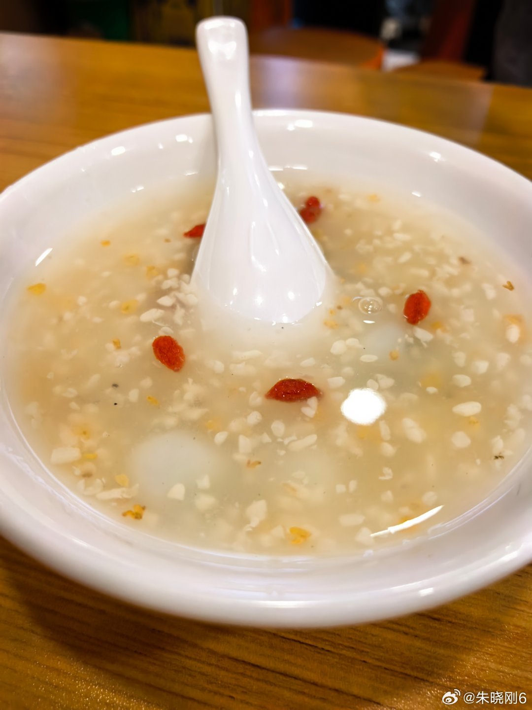 第二次打卡，全大连最“正”的抄手和番茄炸蛋面有我在成都那会的感觉，周边小吃也多