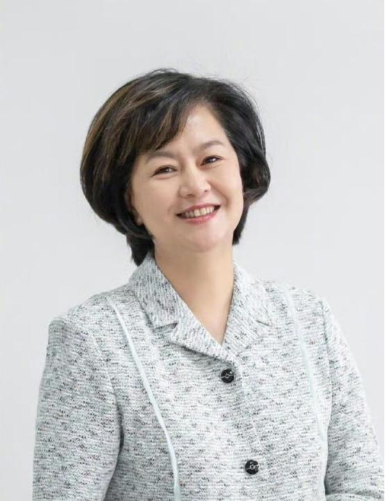 6月1日，鞠萍姐姐正式退休了，5月31日是她在岗的最后一个工作日。

鞠萍姐姐1