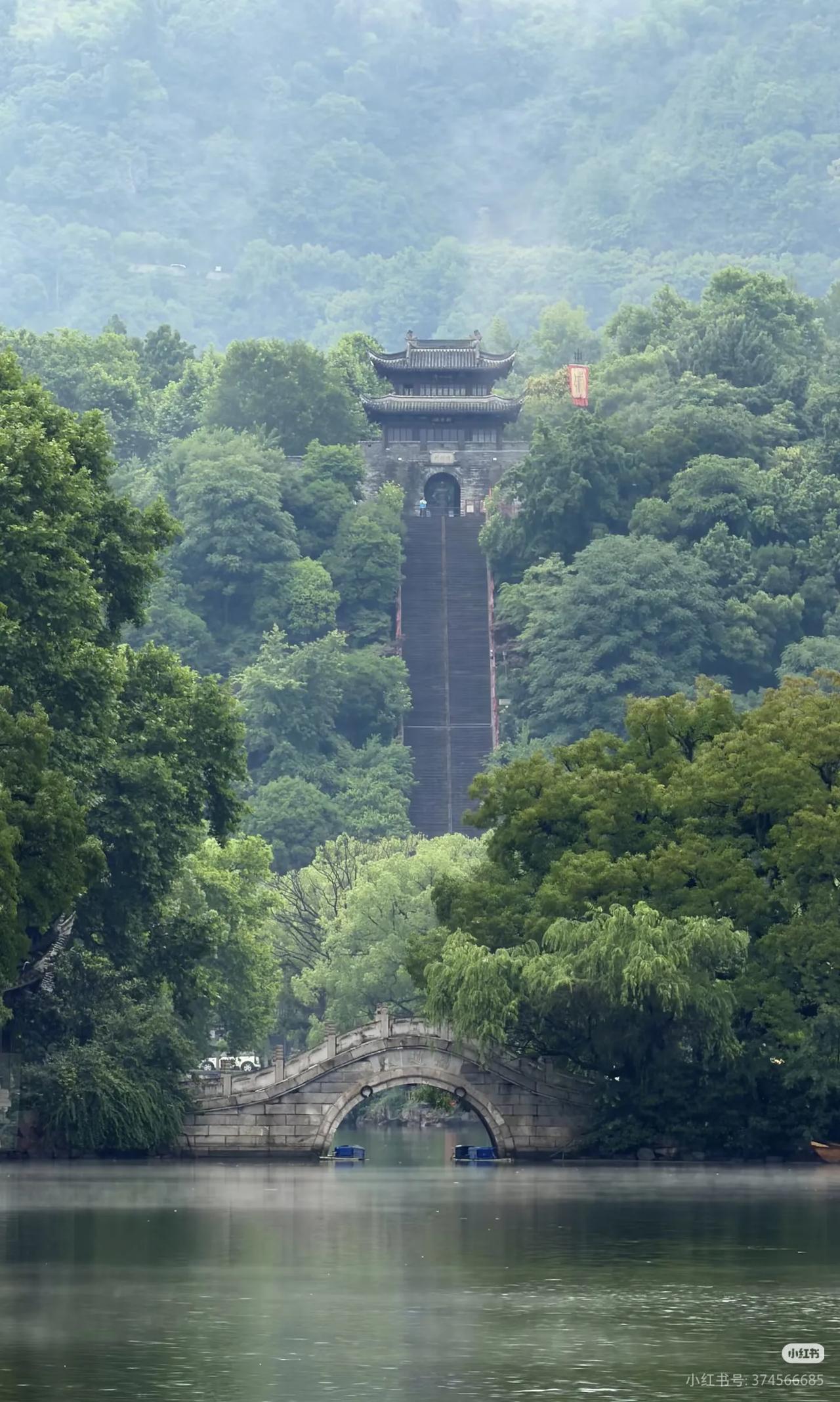 临海|被《国家地理》评为最美古城，后悔刚知道
说到台州周边，大家都再熟悉不过了，