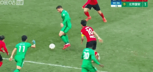 北京国安北京国安中超联赛 裁判未做判罚，蒙帅吃到黄牌 