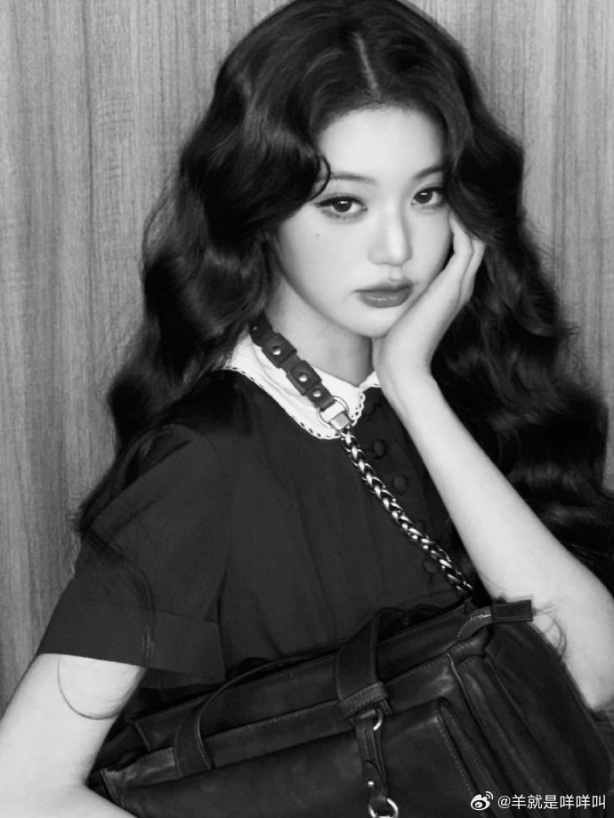 刘浩存、李庚希、张元英miumiu看秀造型出图 