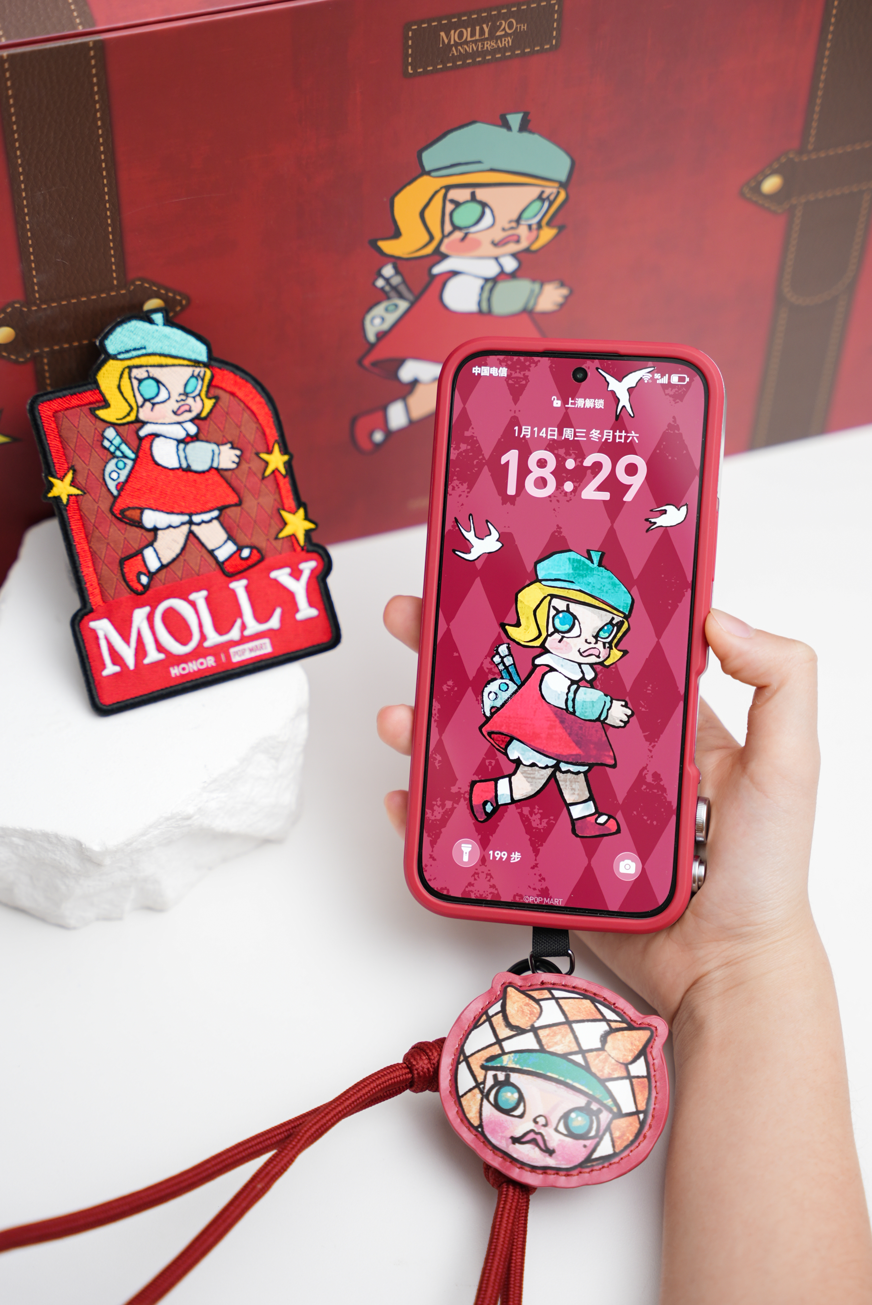 有喜欢 MOLLY 的朋友吗👀评论区揪一位送出这个礼盒周边！不含手机哈，适合同