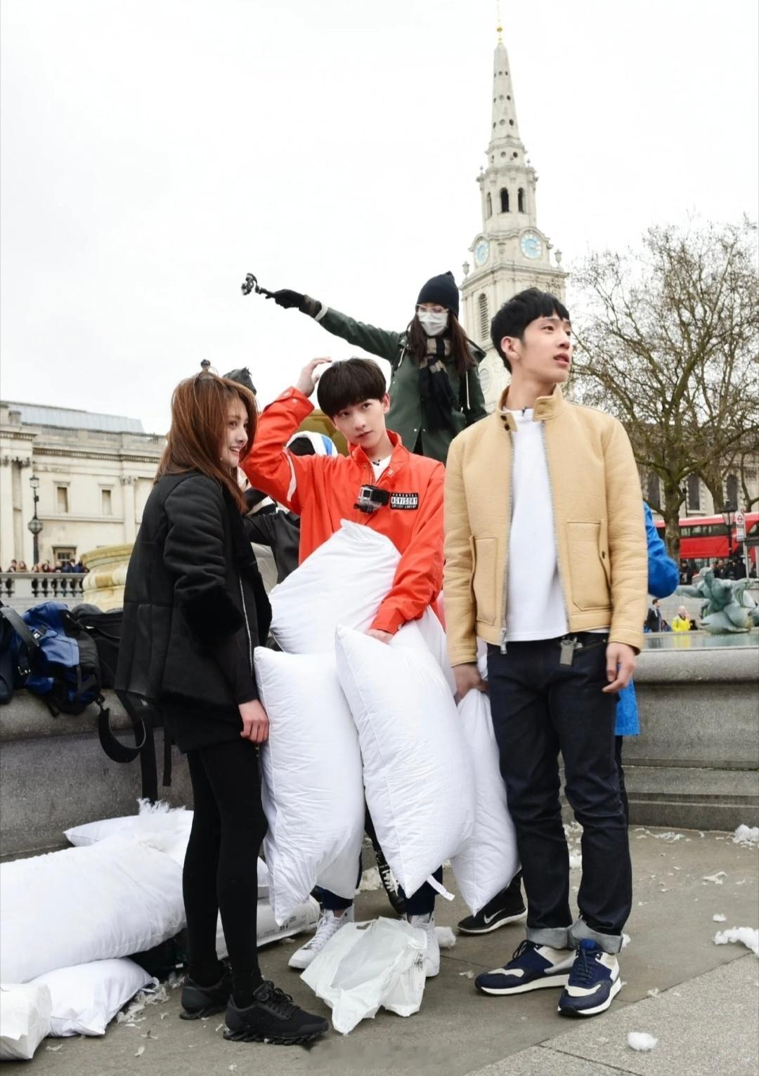 宁静10年了还没走出花少阴影感觉这事过不去了看这架势都给静姐整emo了[流鼻血]