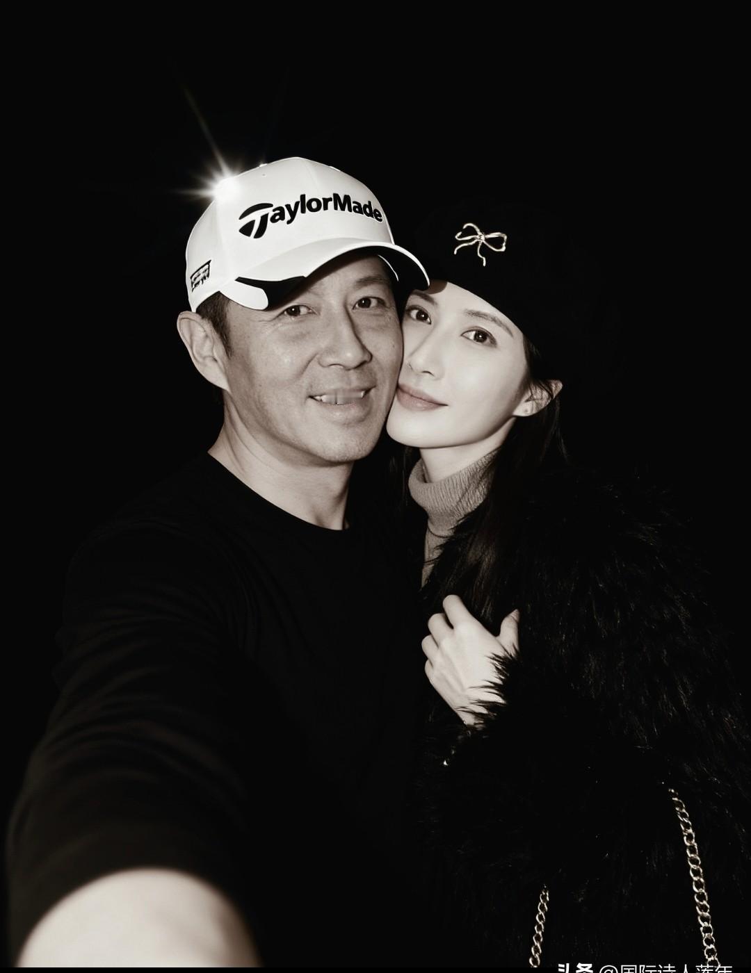 他等了半年，就为了和陈道明拍张合影。
没想过真能遇见，更没想到是偶遇。
这事儿说