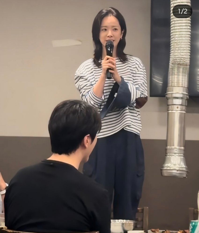 我的完美秘书[超话]  dc发的完秘杀青宴～所以wuli姜刘面对面坐着呀[哇][
