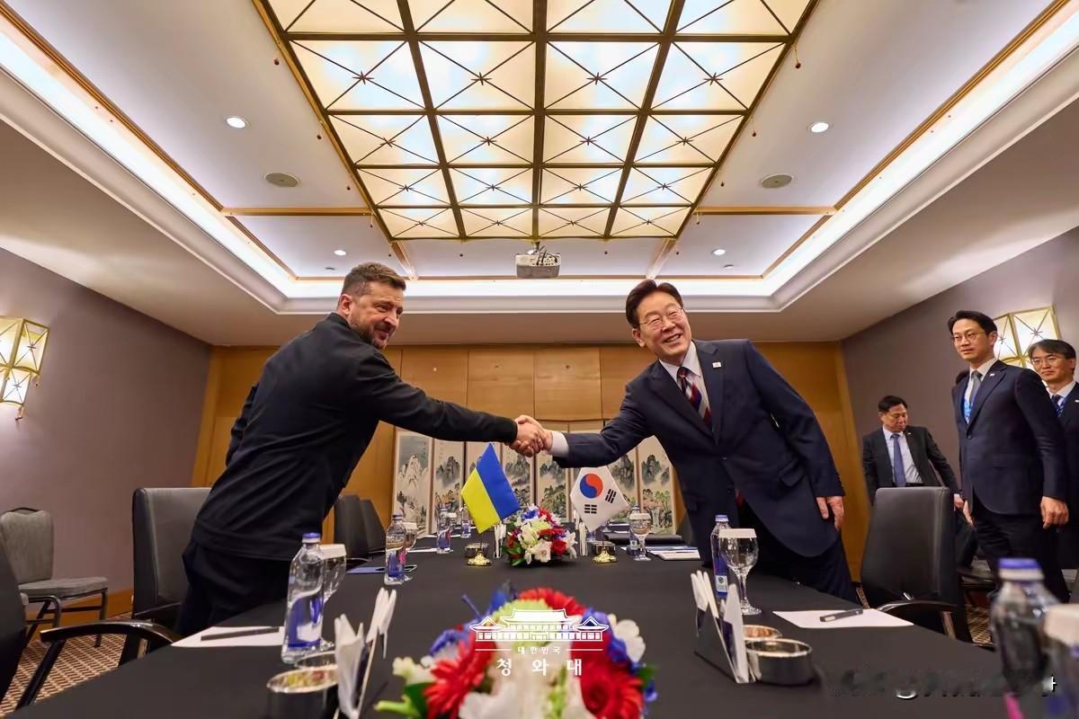 朝鲜这5万援军算是把泽连斯基给刺激到了
虽然现在西方世界里面很多媒体都在黑朝鲜士