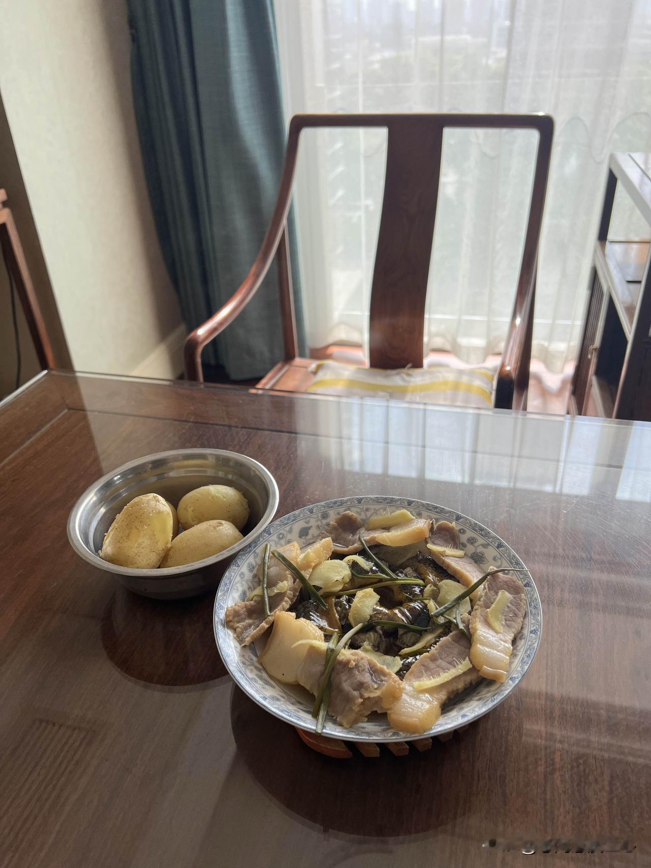 天气晴朗 
万物可爱
周末愉快