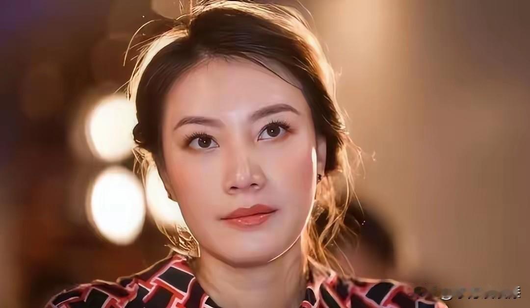 谢杏芳，林丹的妻子，漂亮吗？当然很漂亮，身材也高挑，运动员中少见的美女，那林丹为