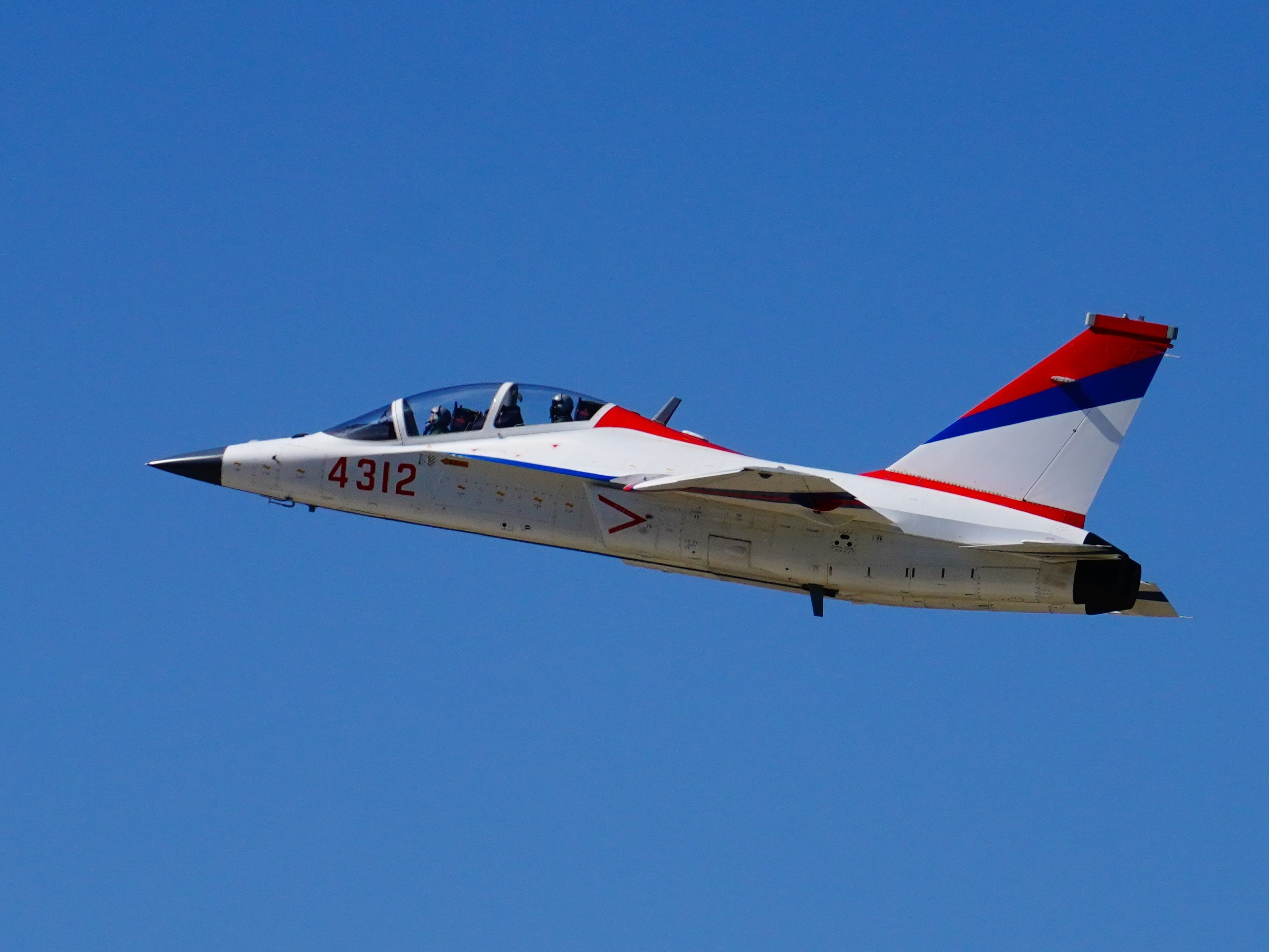 人靠衣裳马靠鞍，飞机看涂装，这个灰机涂装看着不错，（图片来自网络，如有侵权请告知