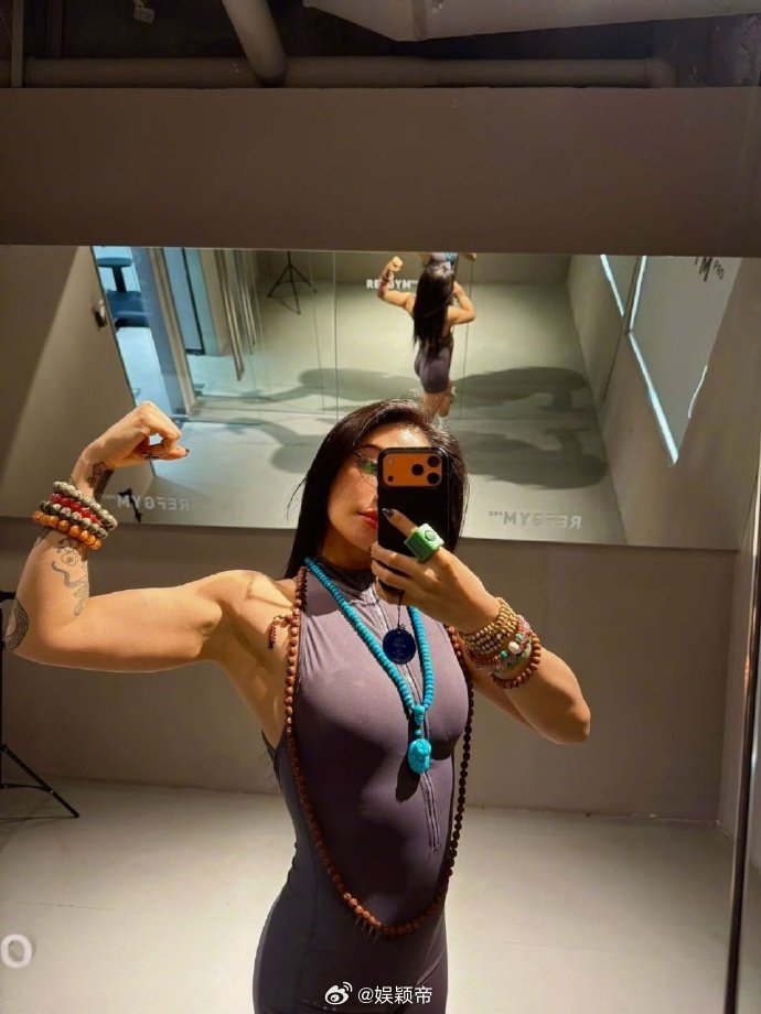 江映蓉140斤压台108斤炸场140 斤大气，108 斤灵动，江映蓉都美 