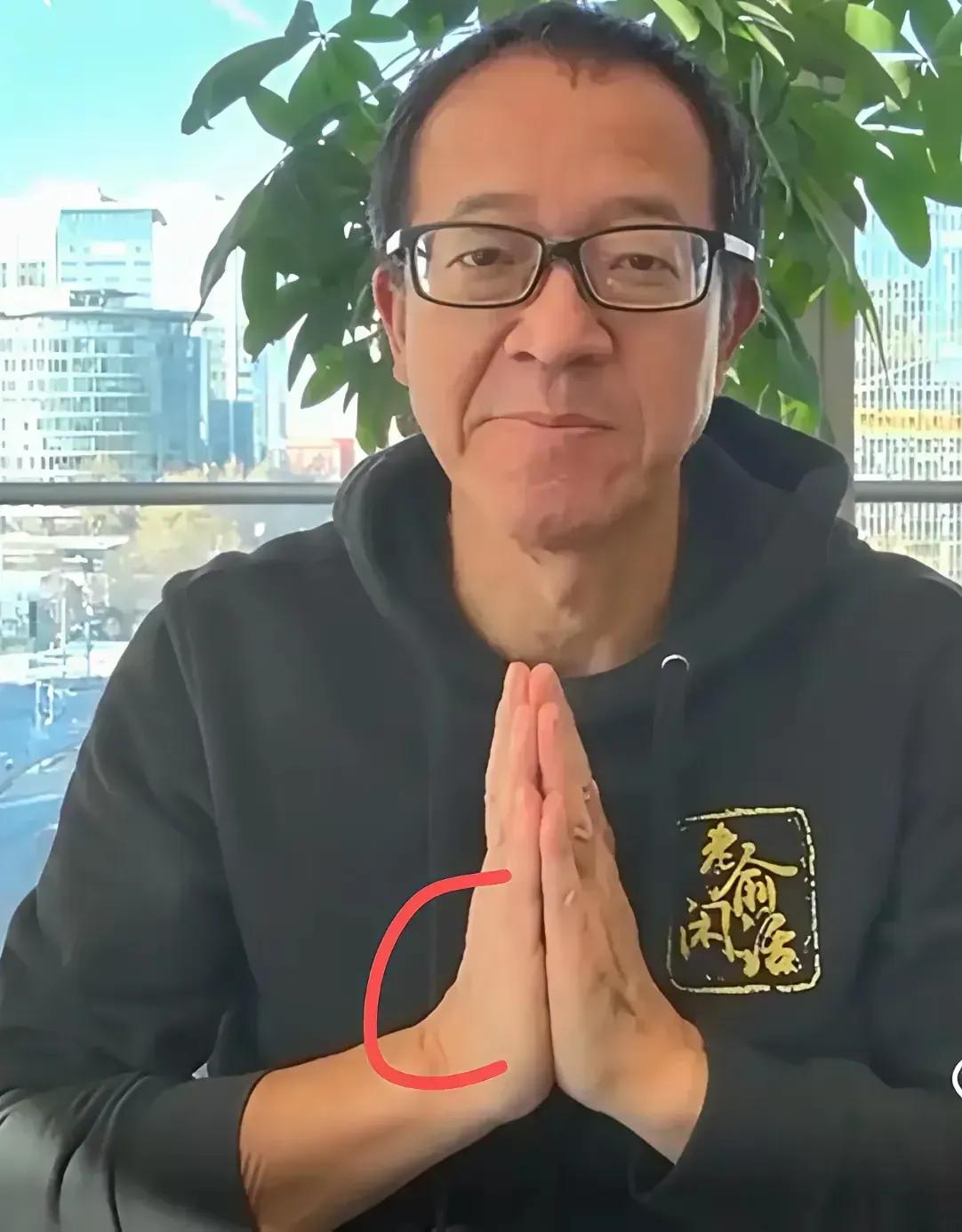 格局不是人人都有的。不是什么流量都可以蹭的，看看董宇辉，一声不吭地把救灾物资运到