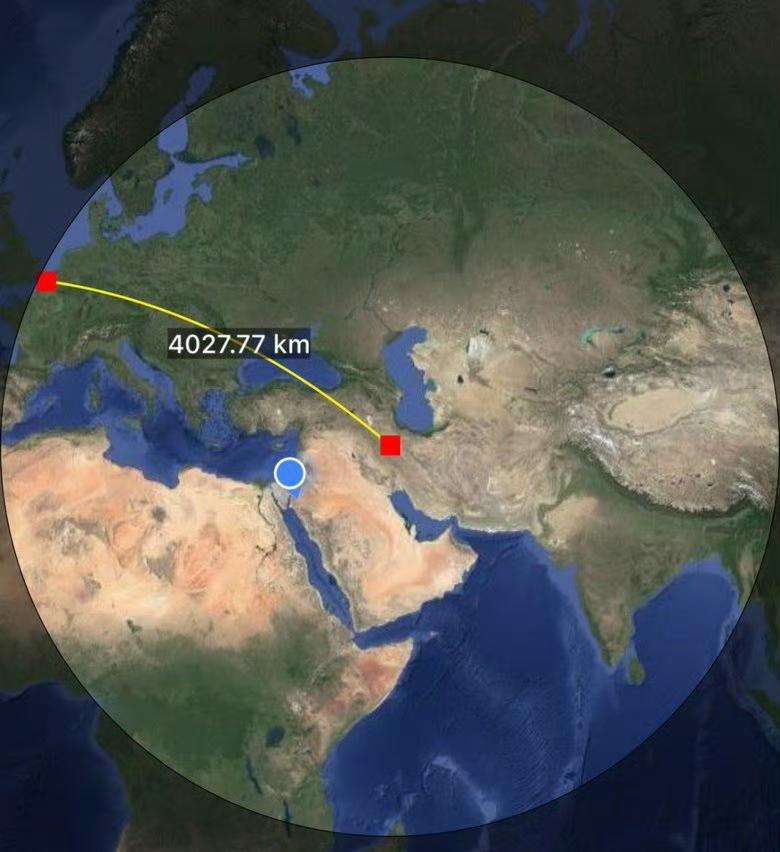 波斯向位于印度洋中部的迭戈加西亚发射了两枚中程导弹，一枚在飞行途中发生故障，还有