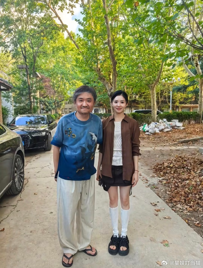 刘浩存好像开了小头特效刘浩存好小的头 刘浩存的头怎么这么小啊！！
