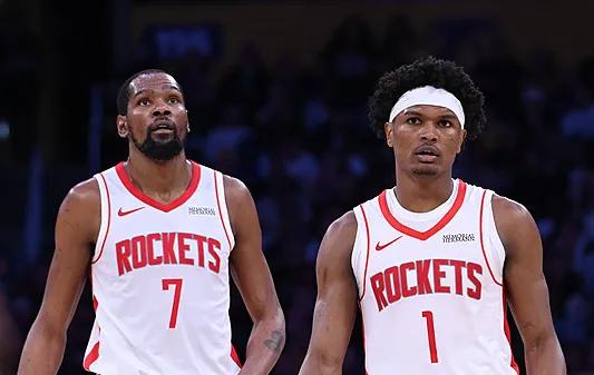 惨遭看衰！外界并不看好火箭新赛季前景！
前NBA球员乔·约翰逊与蒂格在一档播客节