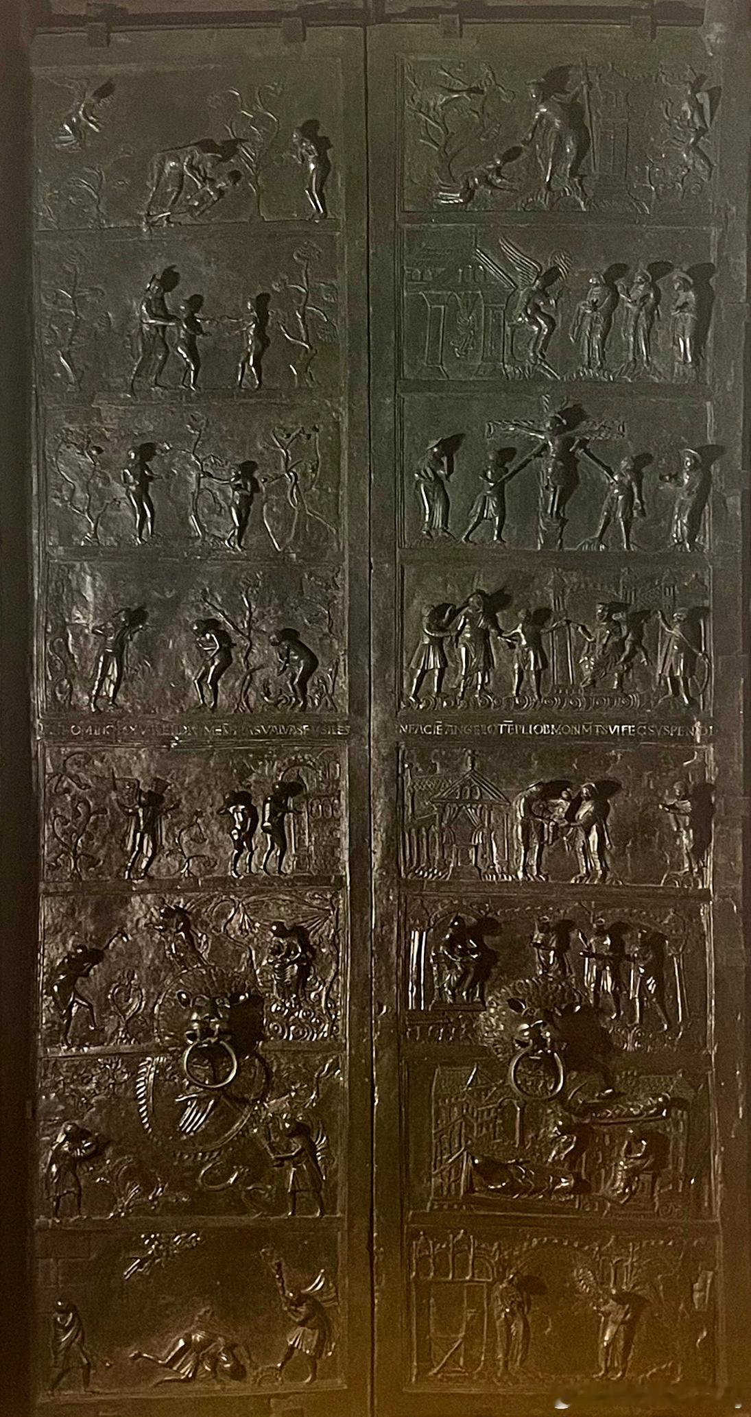 # 罗马式时期艺术  ROMANESQUE # 《圣经》故事与圣徒传说--青铜门