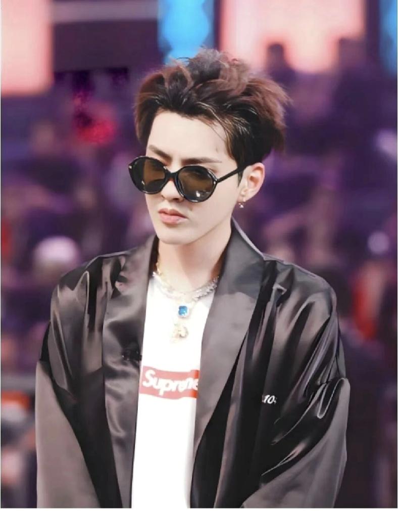 真逗，大碗宽面又被压回来了！去北京重审。原因是偷税3个亿。这下从13年基础上又要