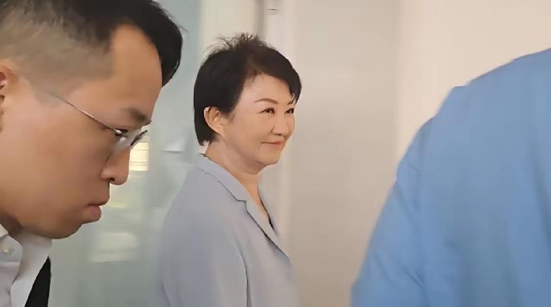 台湾地区台北市长卢秀燕，6月2日受访，被记者问起“日本与菲律宾瓜分台湾岛以东经济