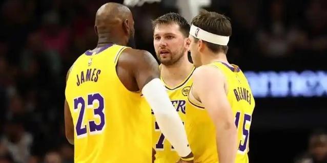 湖人最大赢家啊！
 
4月14日，NBA官方正式公布了25-26赛季常规赛社交媒