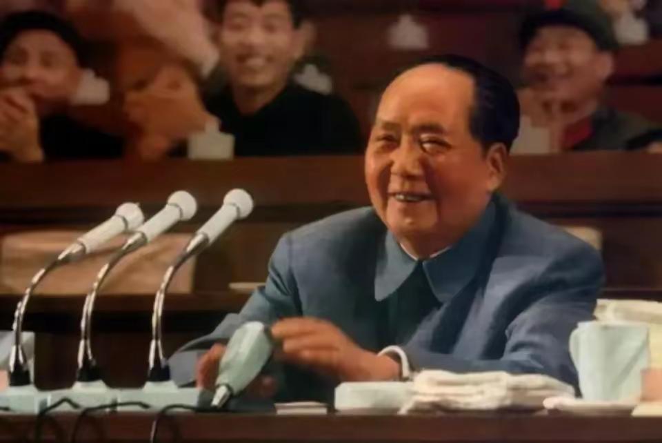 人民的心声，就是老人家最大的幸福
 
世间最好的幸福是什么？不是荣华富贵，不是身