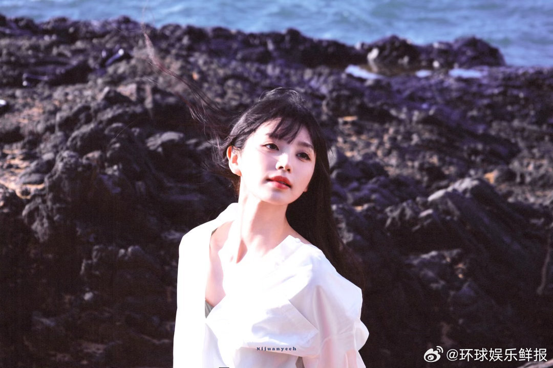 田曦薇田曦薇愚人节站姐女星出图数量第一田曦薇愚人节站姐出图数量第一 田曦薇愚人节