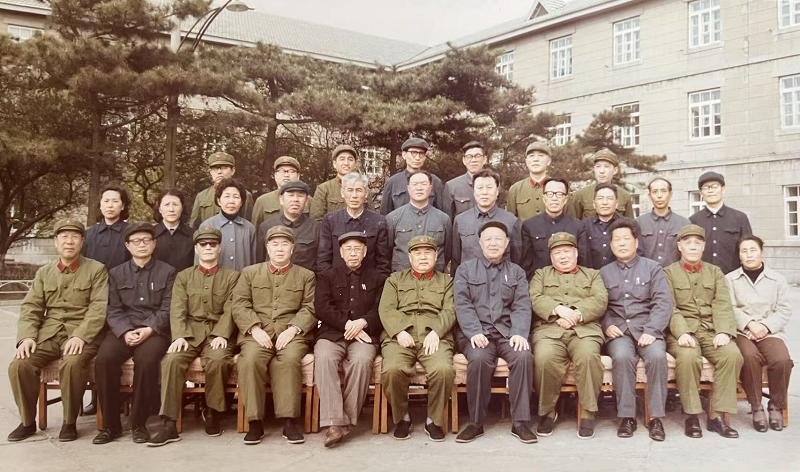 李德生司令员率领我们上大学