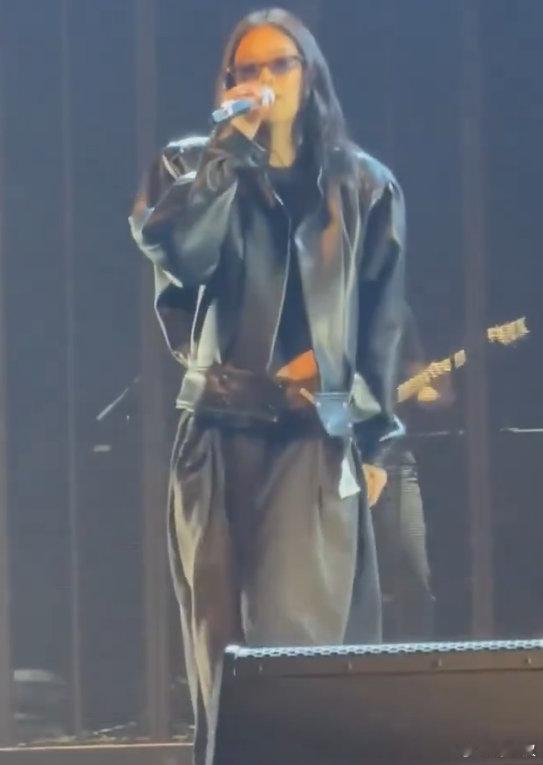 Jennie首场个人演唱会jennie个人演唱会Jennie新专Jennie 的