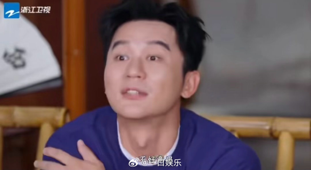 范丞丞帮李晨解围 李晨口误之后场面确实有点尴尬，范丞丞零帧启动接话救场。那句“作