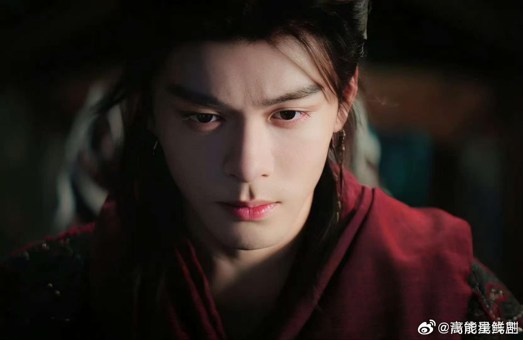 曾舜晞回复陈都灵豹豹猫猫CP售后绝了！曾舜晞这声“拾光哥哥”接得稳稳的，陈都灵这