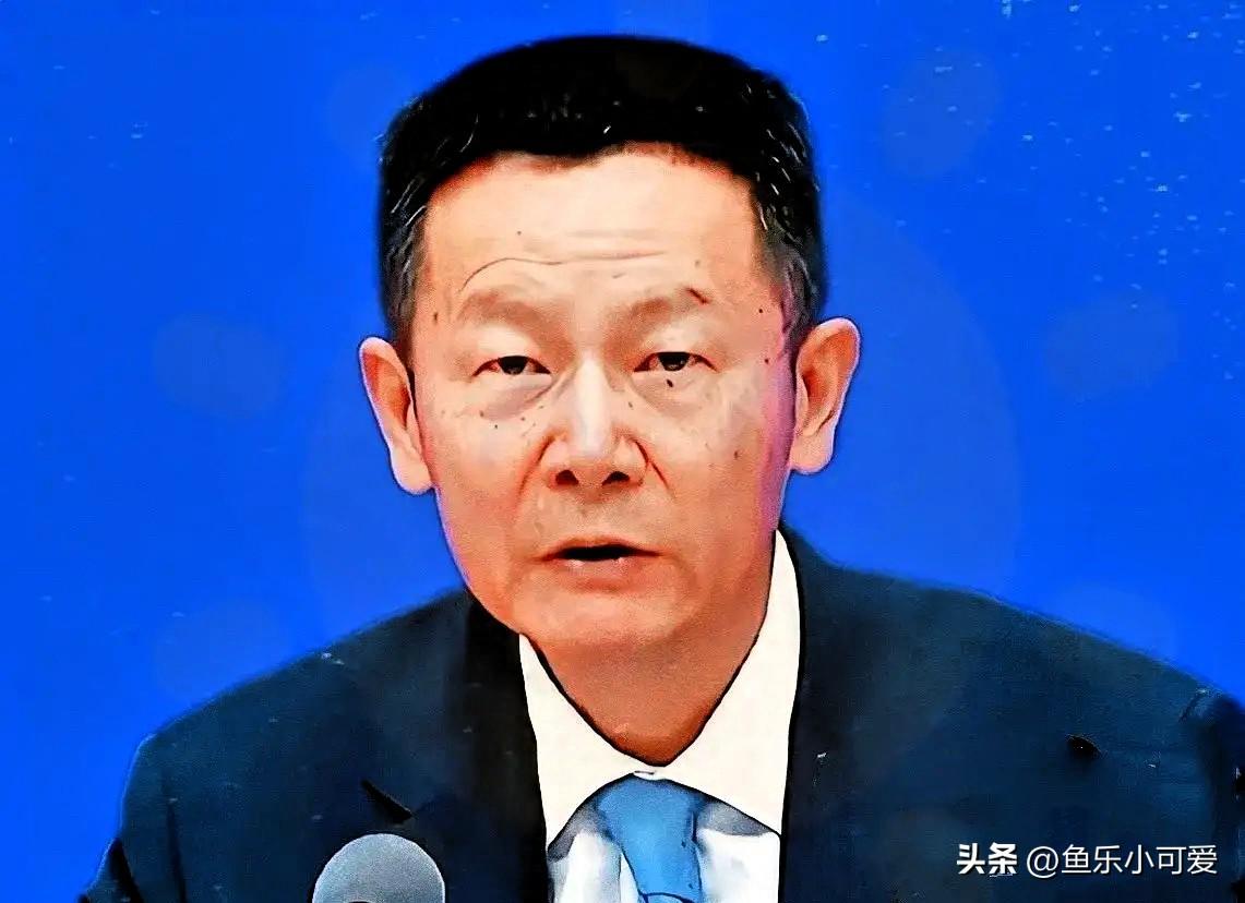 今天看群里老哥们集体发飙，字里行间全是散户被割肉后的绝望。

现在只要一出利好，