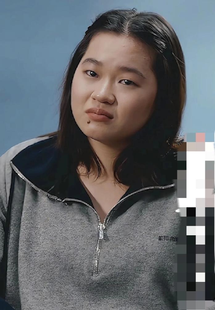 要不是港媒把那个微信群的事捅出来，谁敢信现在的网络环境能恶臭成这样？ 
一个28