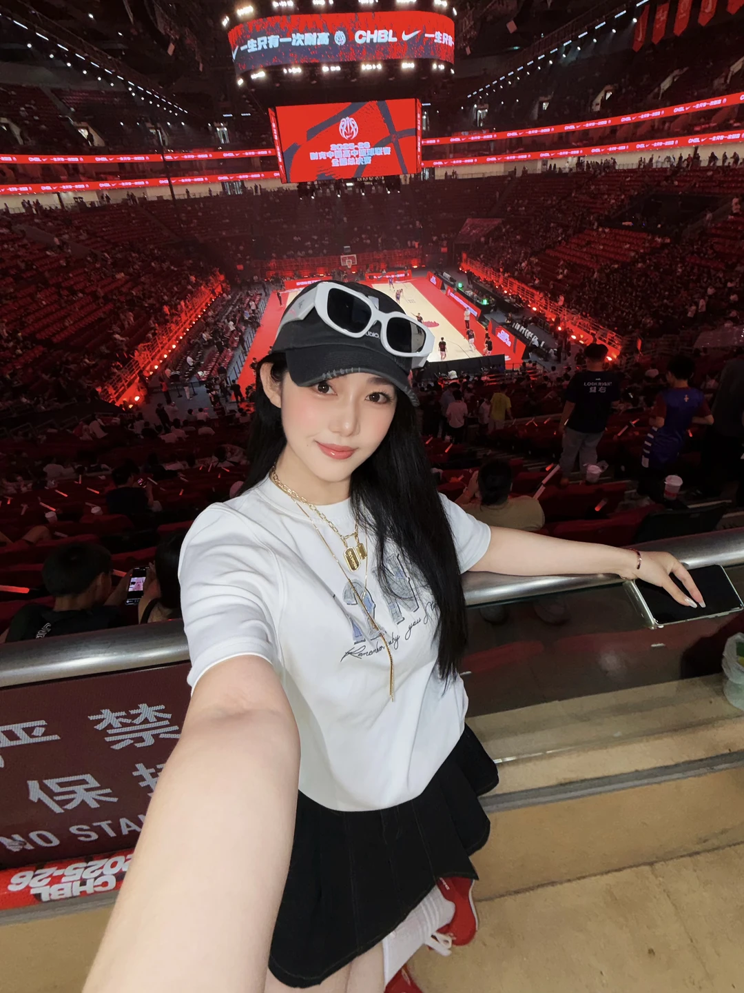 今天是在耐高看球的姐姐！