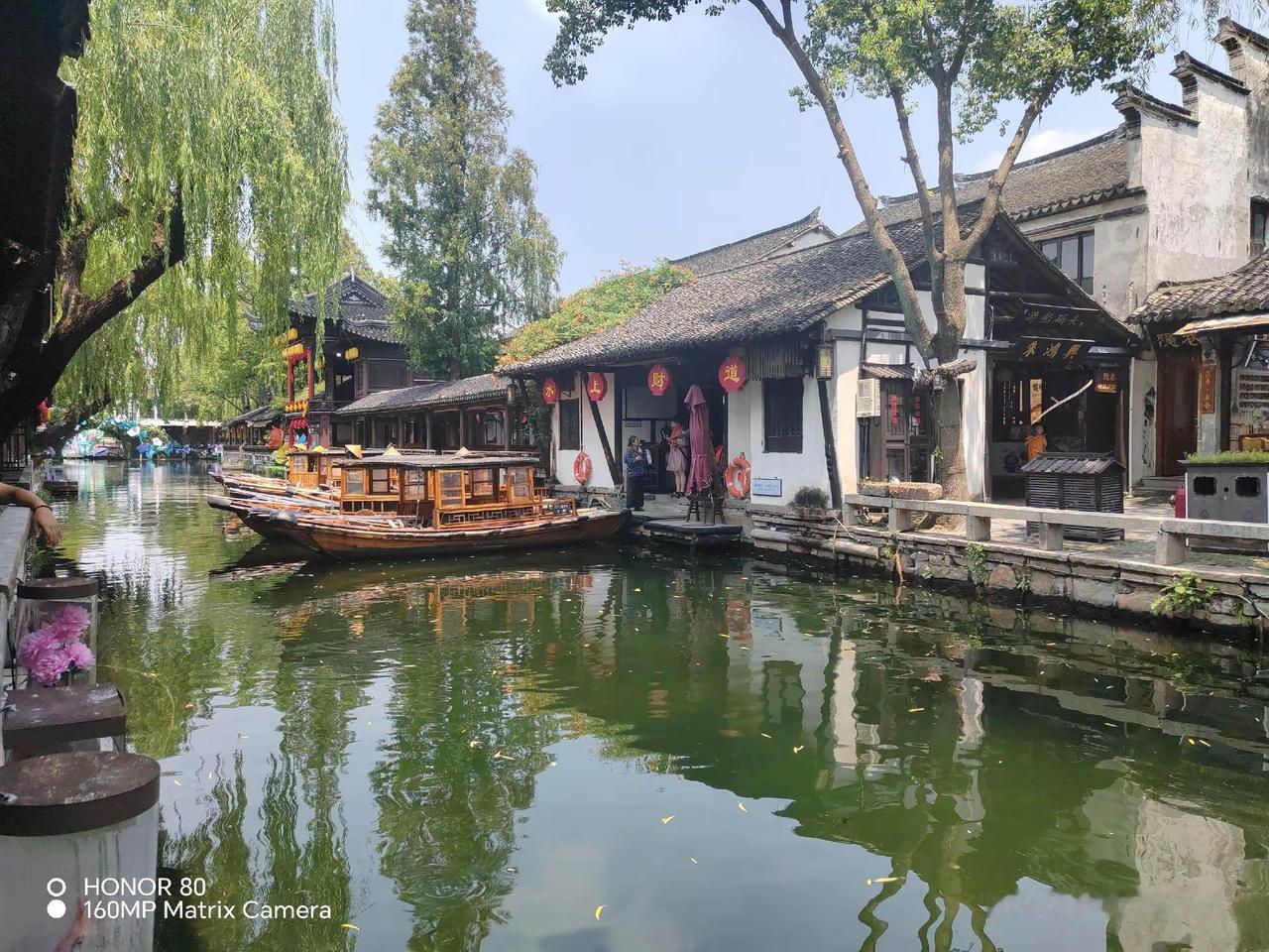 周庄古镇，财神呆过的地方江南水乡里的诗情画意 忆江南古镇 看小桥流水倒映江南烟雨