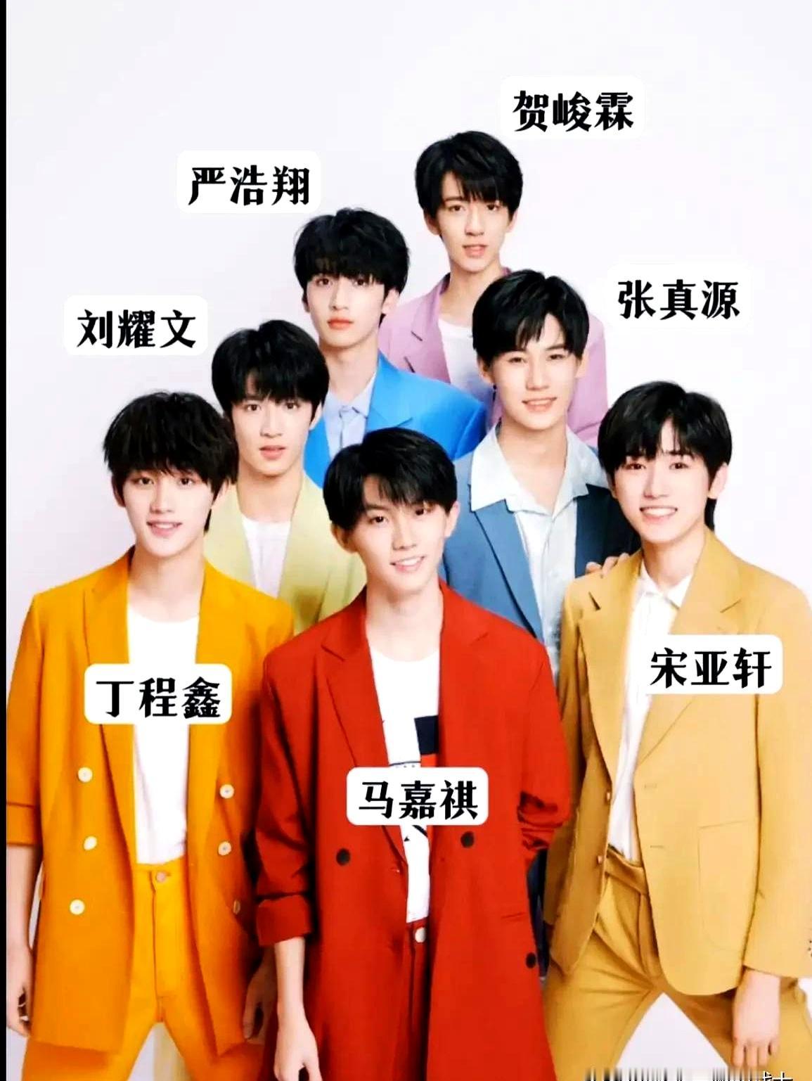 “时代少年团”这名字，最近真有点让人出神。
七个成员里，丁程鑫已经24岁，最小的