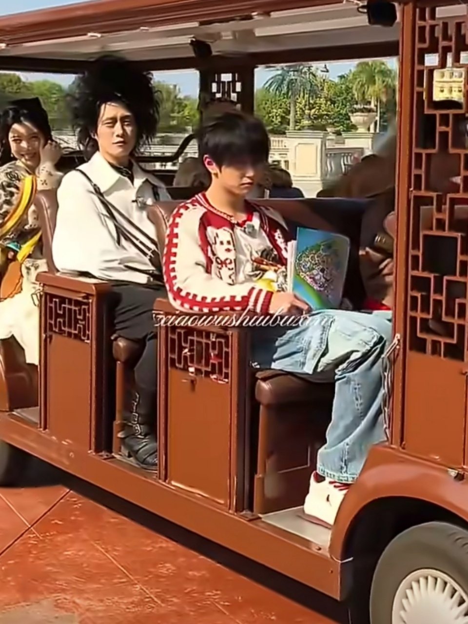 魏大勋cos剪刀手爱德华魏大勋剪刀手爱德华造型 魏大勋COS剪刀手爱德华啦 