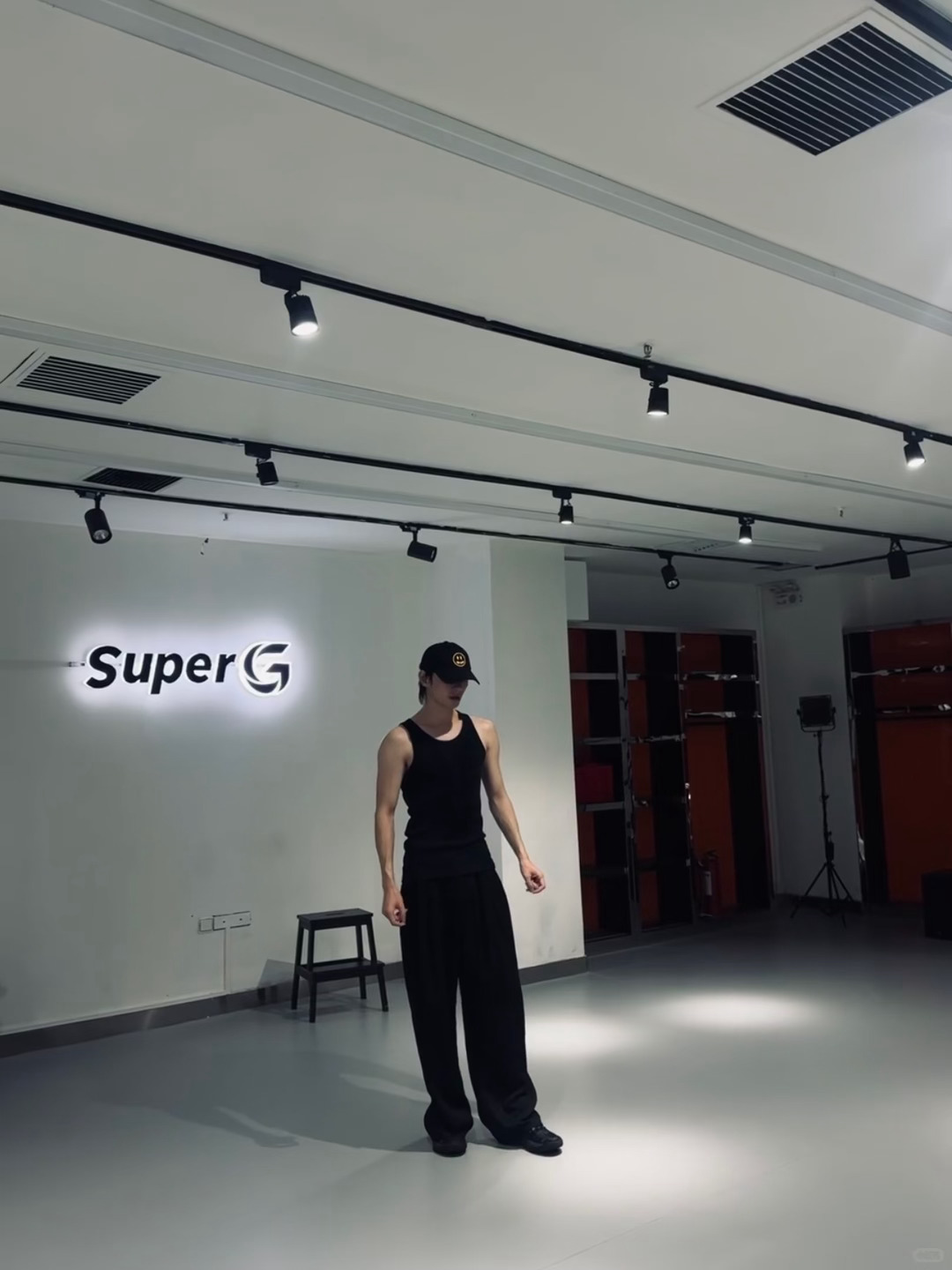 我服了何伟身材也太好了 