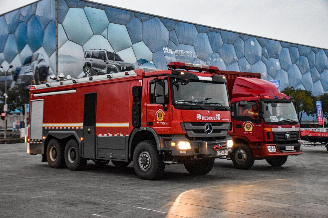 中卓时代的6×6水域拯救车