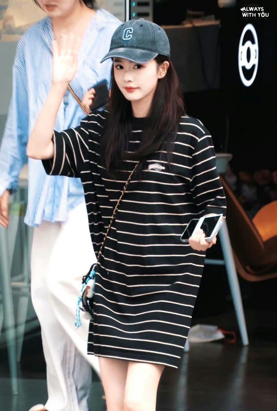 这到底是谁给白鹿P的图呀，脸都快p成吴谨言了 ​​​