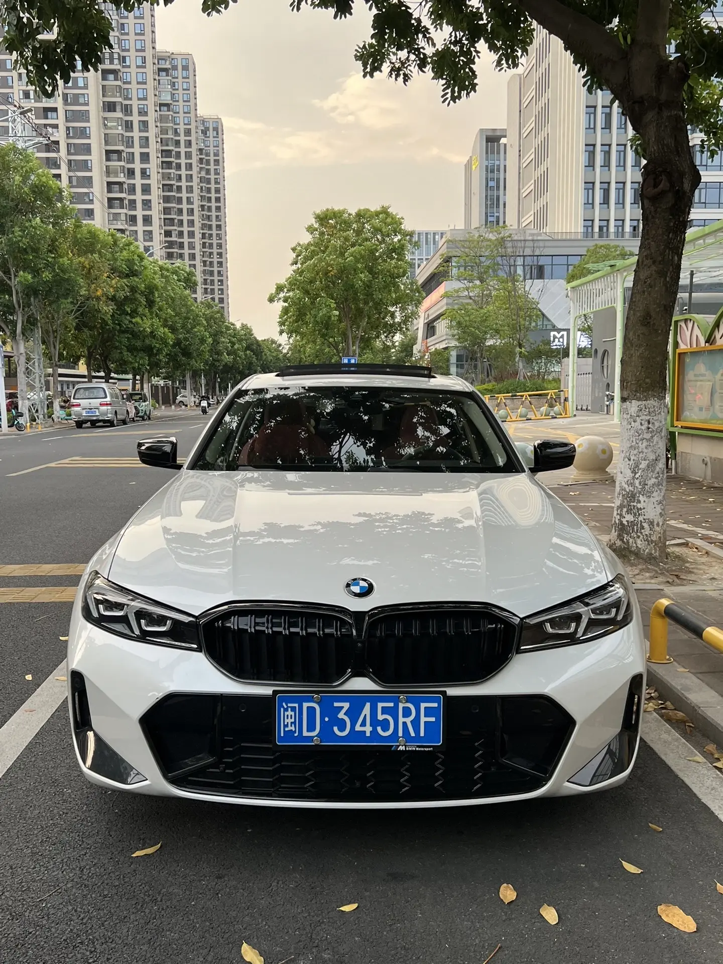看了ct5也试了a4最后还是选择了三系宝马3系