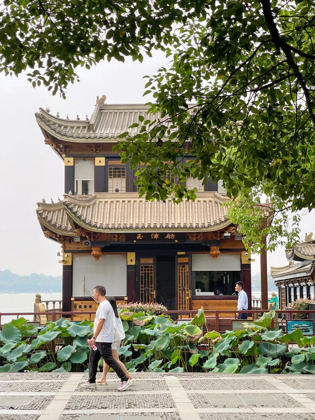 杭州citywalk攻略🌕西湖边中秋氛围太浓厚啦