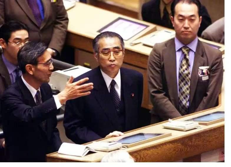 日本议员质问高市早苗：既然说北方四岛是日本的，那么日本为什么不去争夺，而是将时间