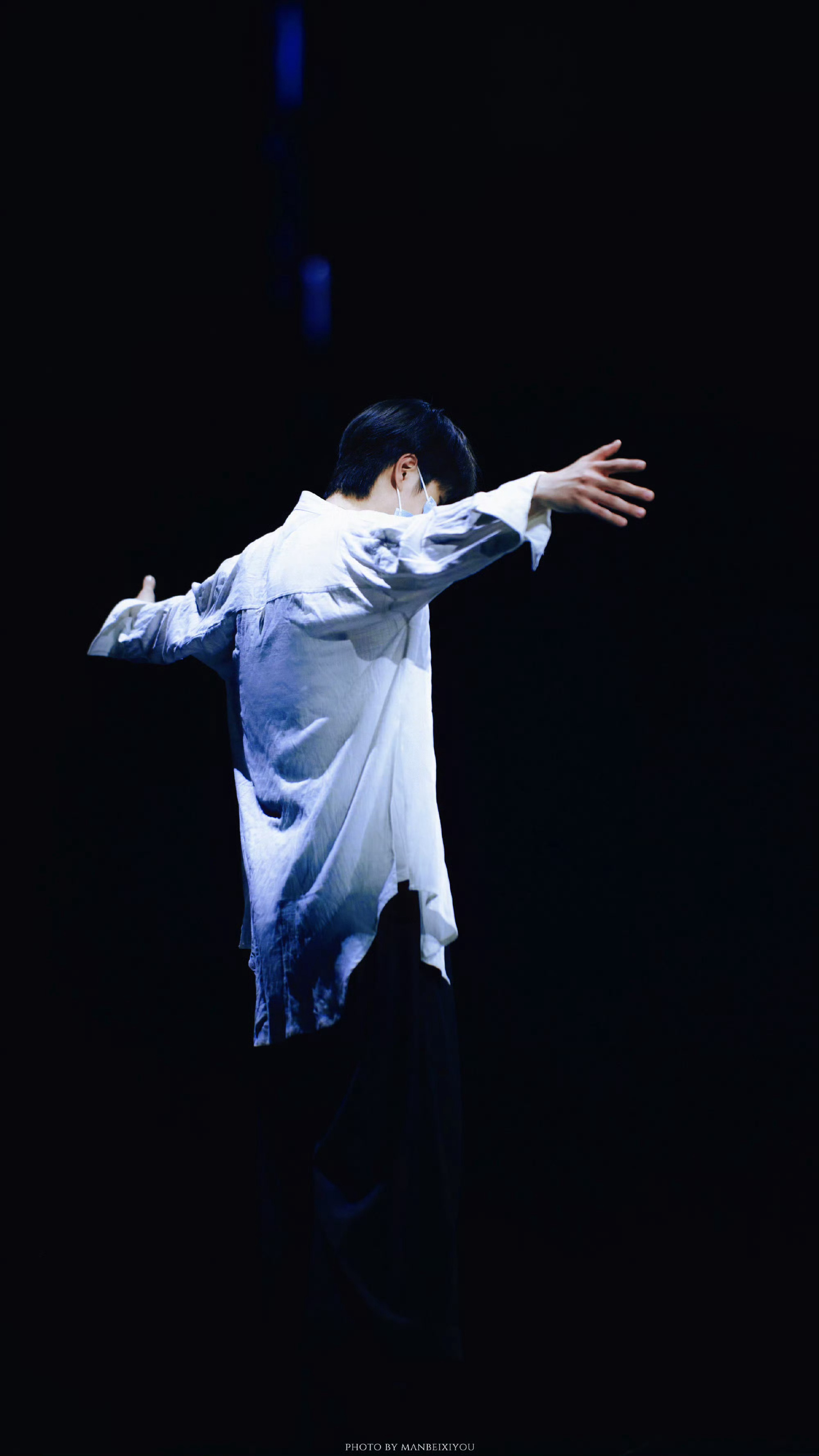 像阳光那样醒来吧，拥抱生活绽放生命。cr:logo 