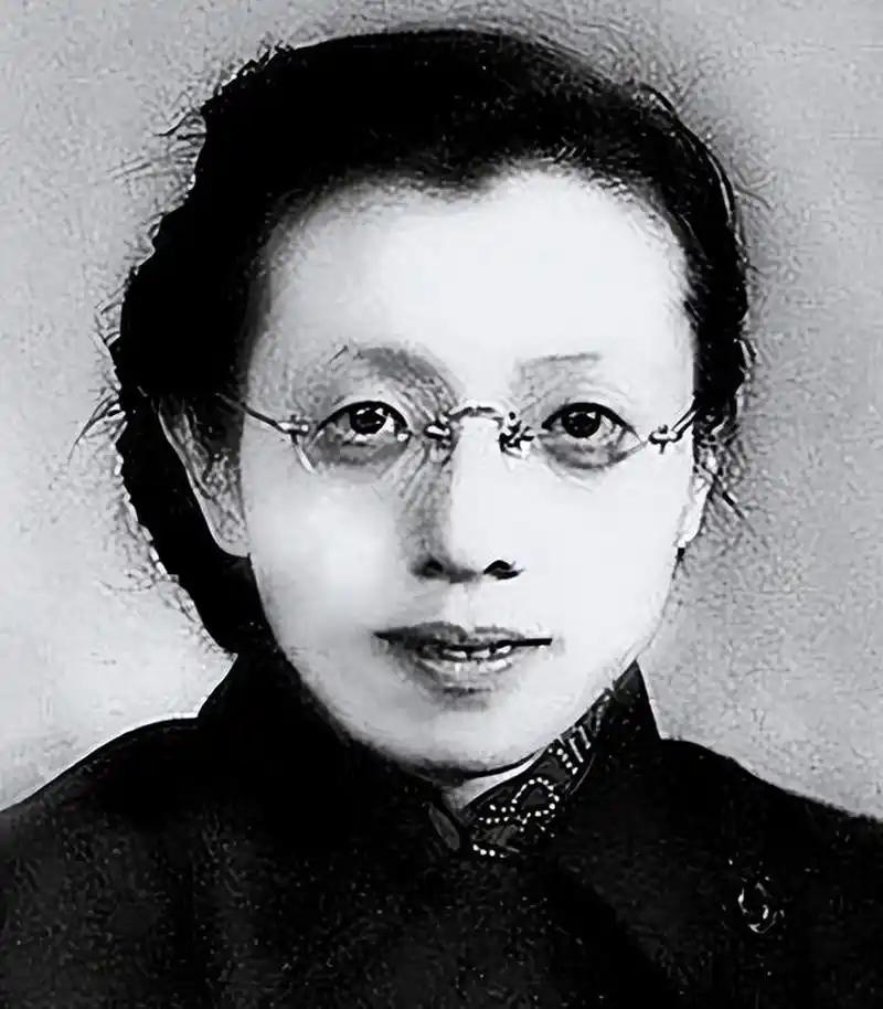 党组织派她潜伏南京，给了二十根金条。结果这个女人，打了整整三年麻将，把钱输了个精