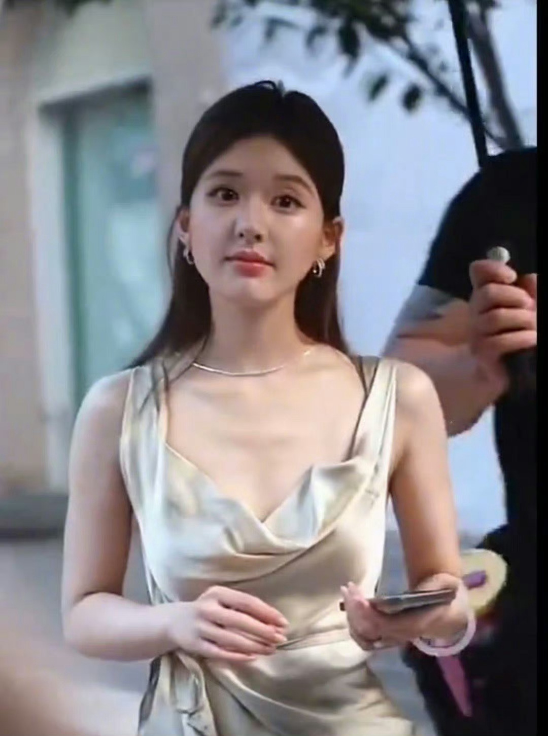 赵露思的脸怎么看起来僵硬的有点可怕了？ ​​​