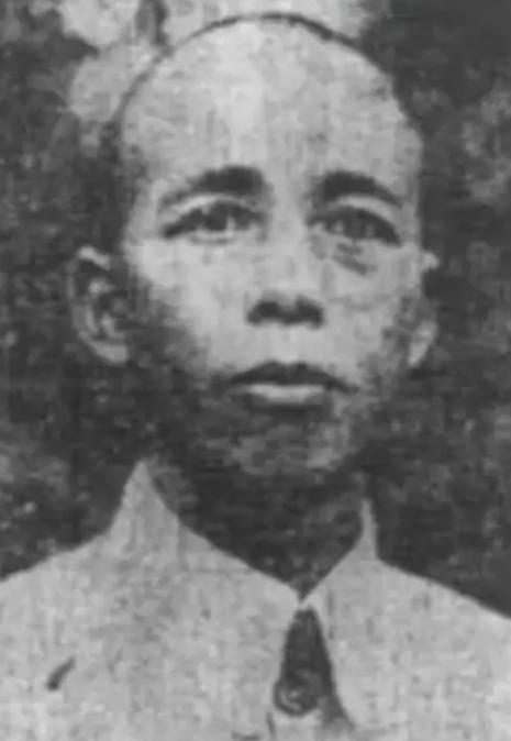 1955年，一名妇科医生在与人争执时，脱口而出：“我原来是红军军长，你拿什么和我